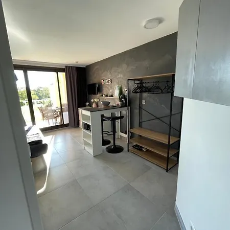 Appt Golfe De Saint-tropez Proche De La Climatise Apartamento Grimaud